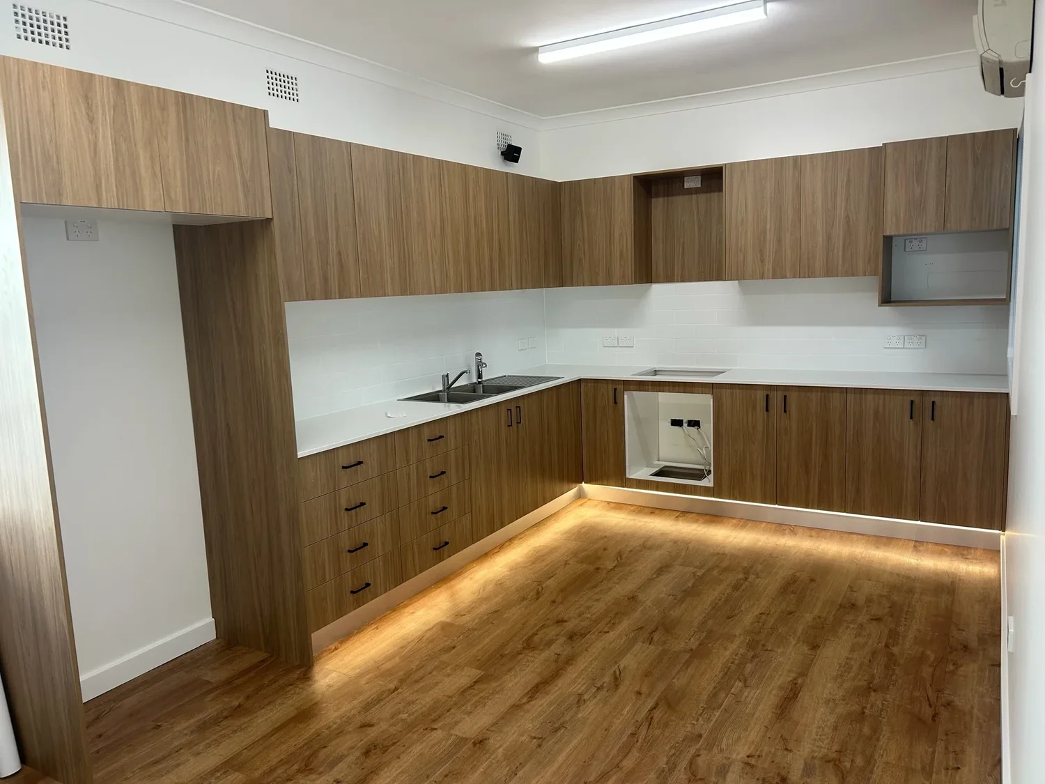 Dungog Ambulance Station - Kitchen and facilities electrical to government spec.